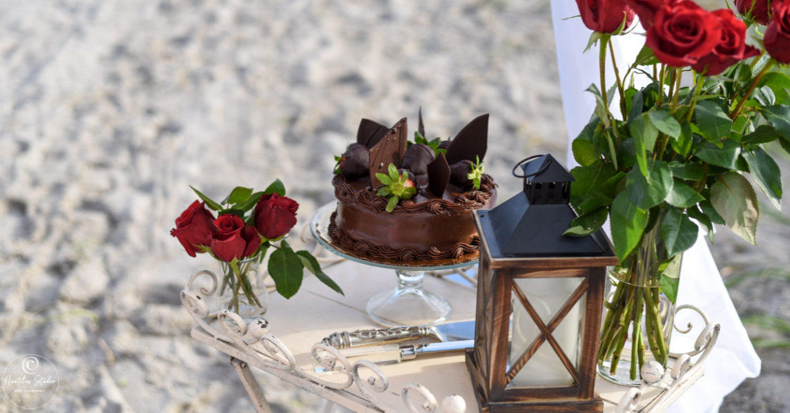 Fort Lauderdale marriage proposal showing cake and flowers