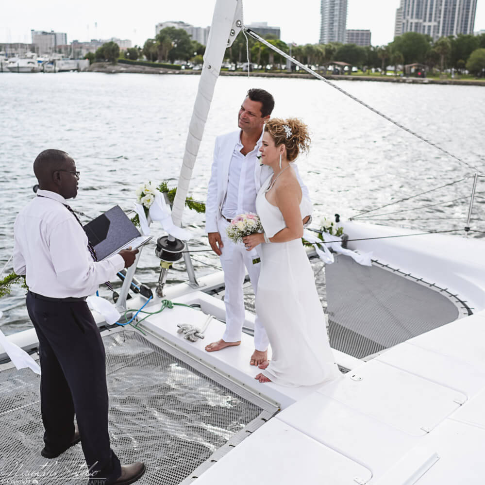 Photo of a wedding ceremony in Florida on sailboat